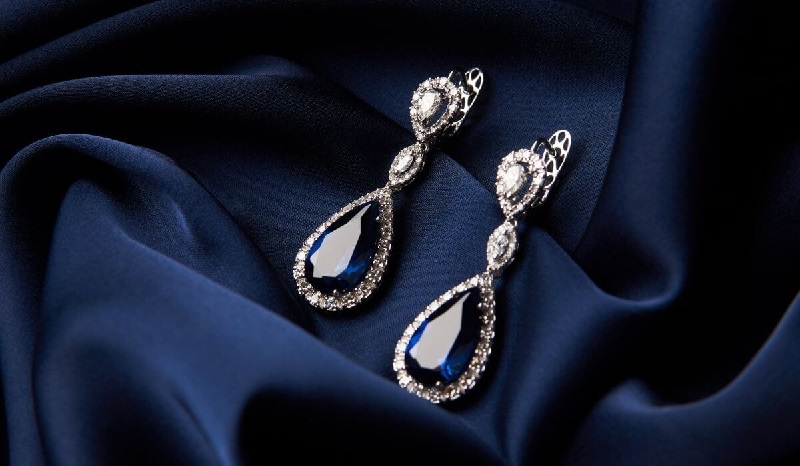 A Deep Dive into the World of Luxury Jewellery Brands
